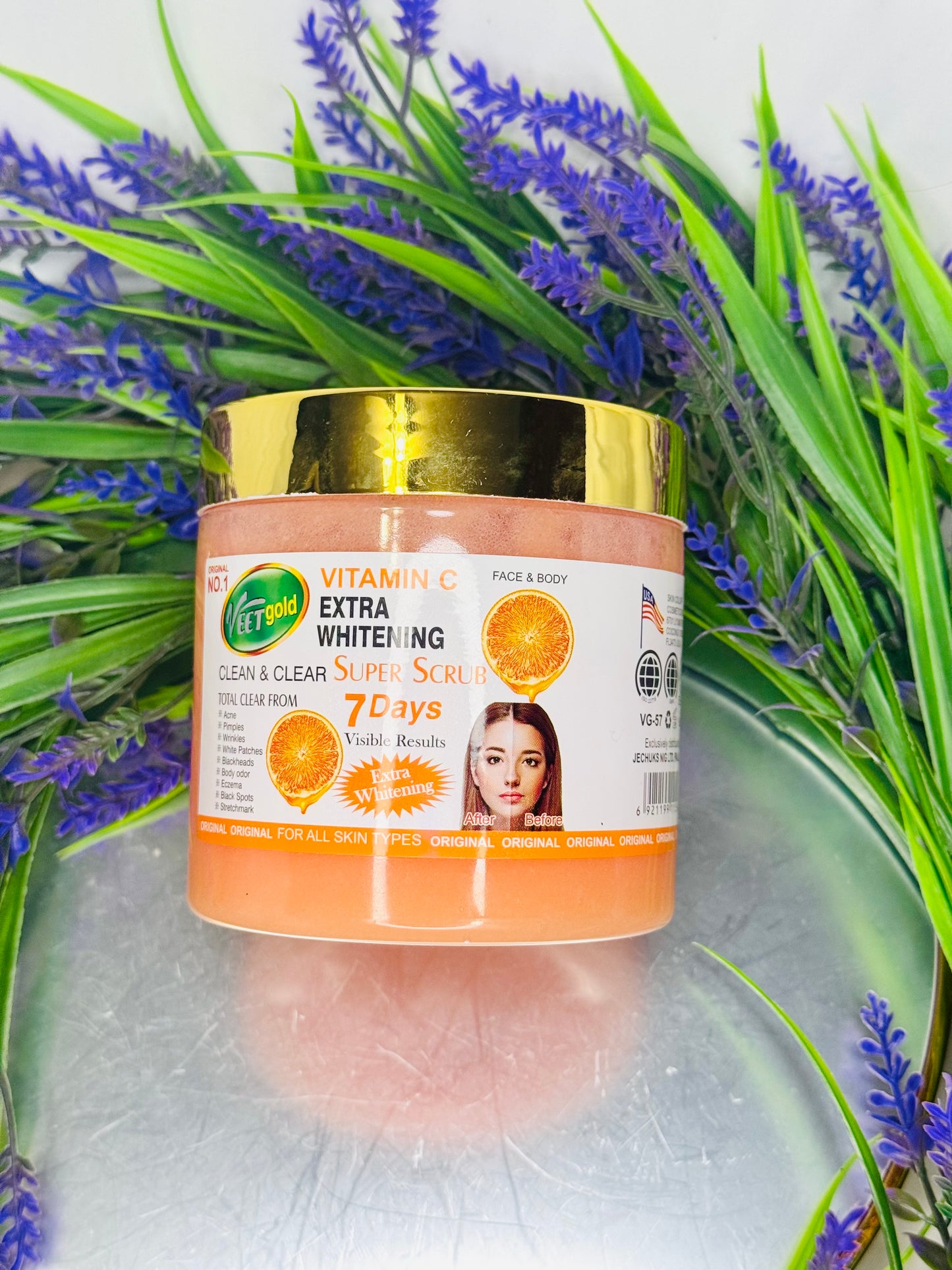 Vitamin C Extra Whitening Super Scrub. 7 Days Visible Results