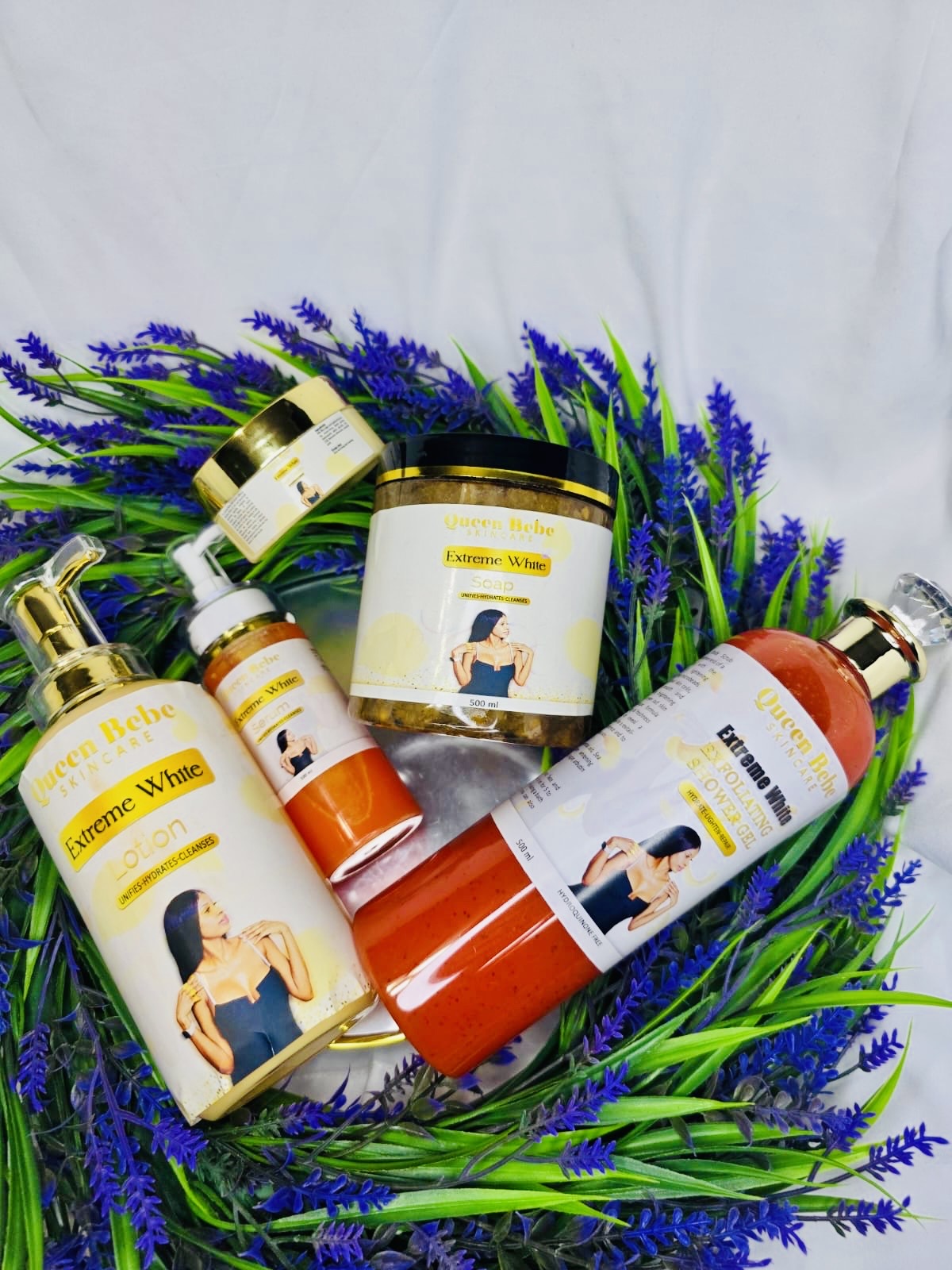 Extreme White Set Contains 1Lotion, 1 Serum, 1Face Cream, 1 Soap, 1 Strong Red Lightening Exfoliating Shower Gel
