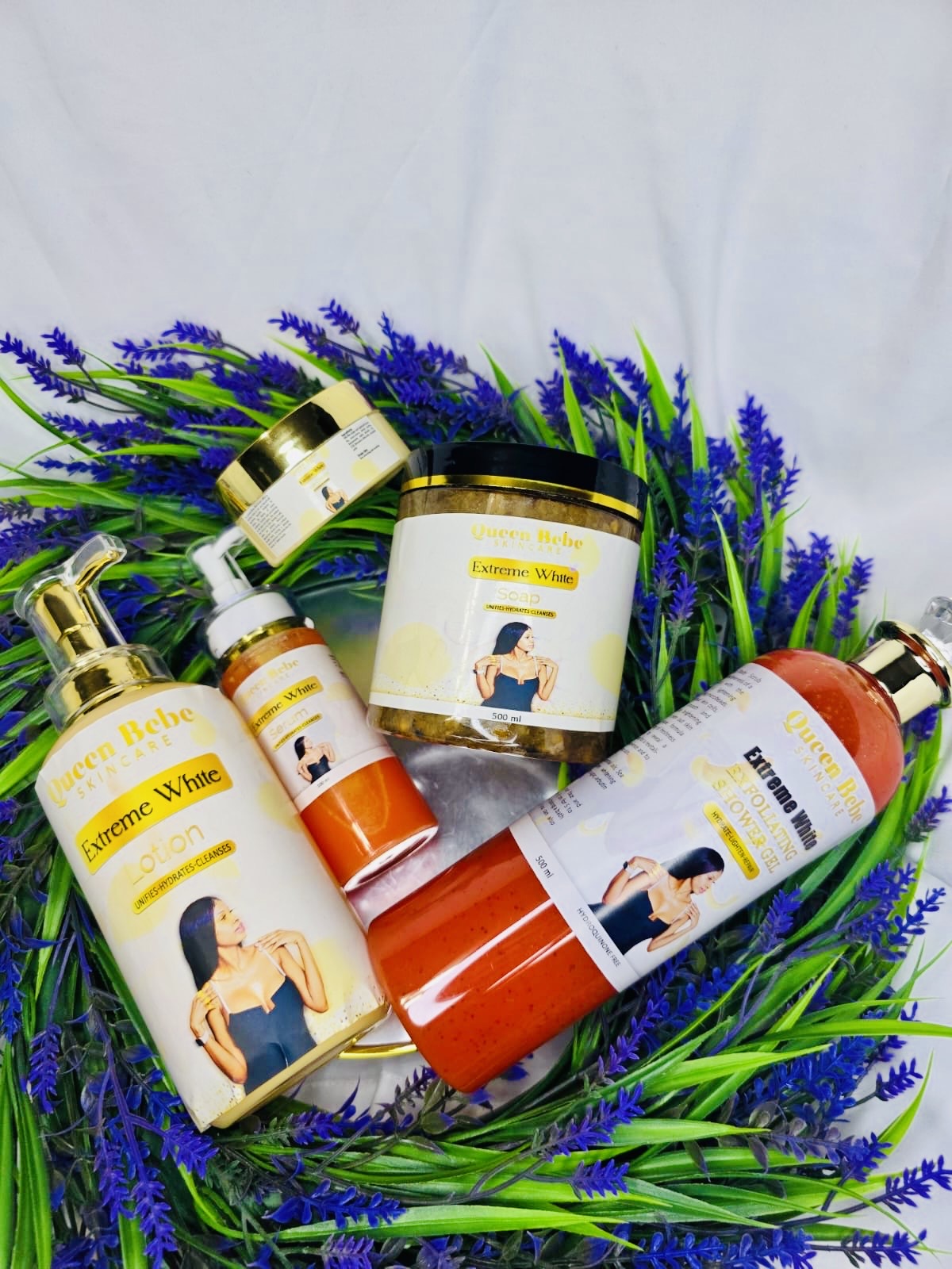 Extreme White Set Contains 1Lotion, 1 Serum, 1Face Cream, 1 Soap, 1 Strong Red Lightening Exfoliating Shower Gel