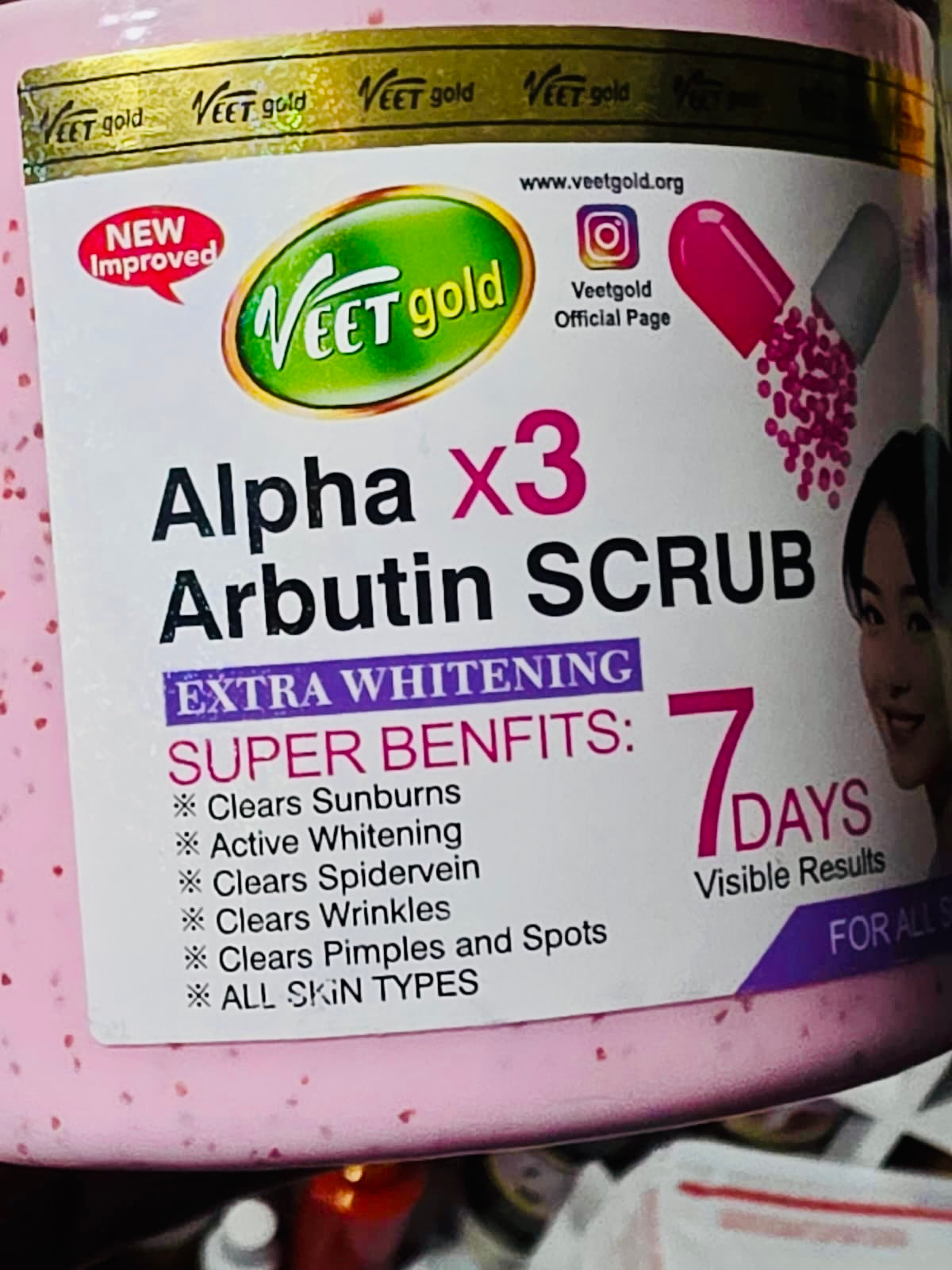 Alpha Arbutin Extra Whitening Scrub